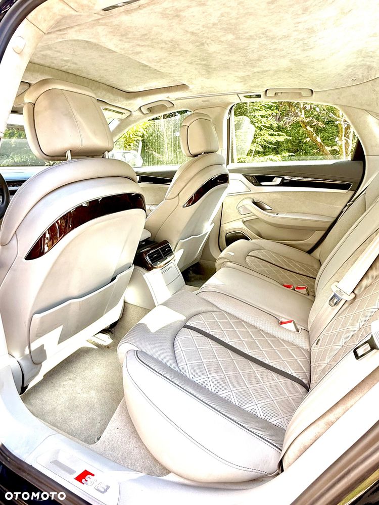 Audi S8 - 7