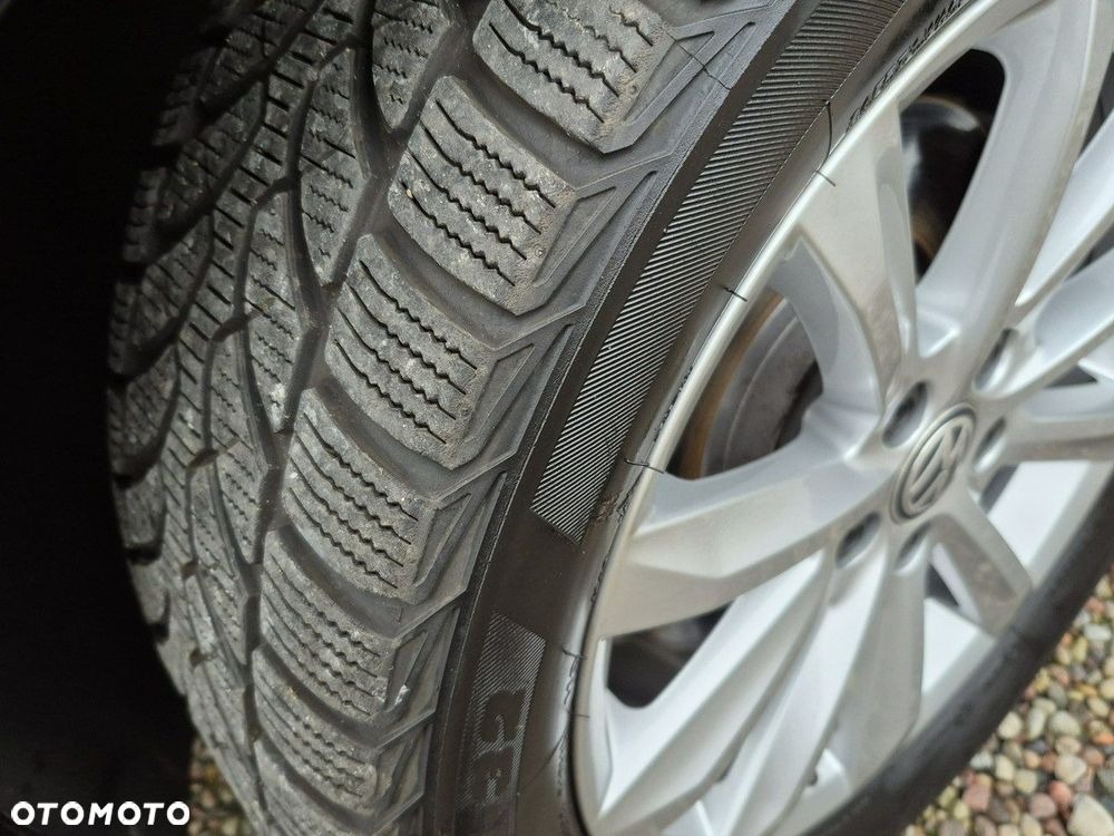 Volkswagen Passat - 16