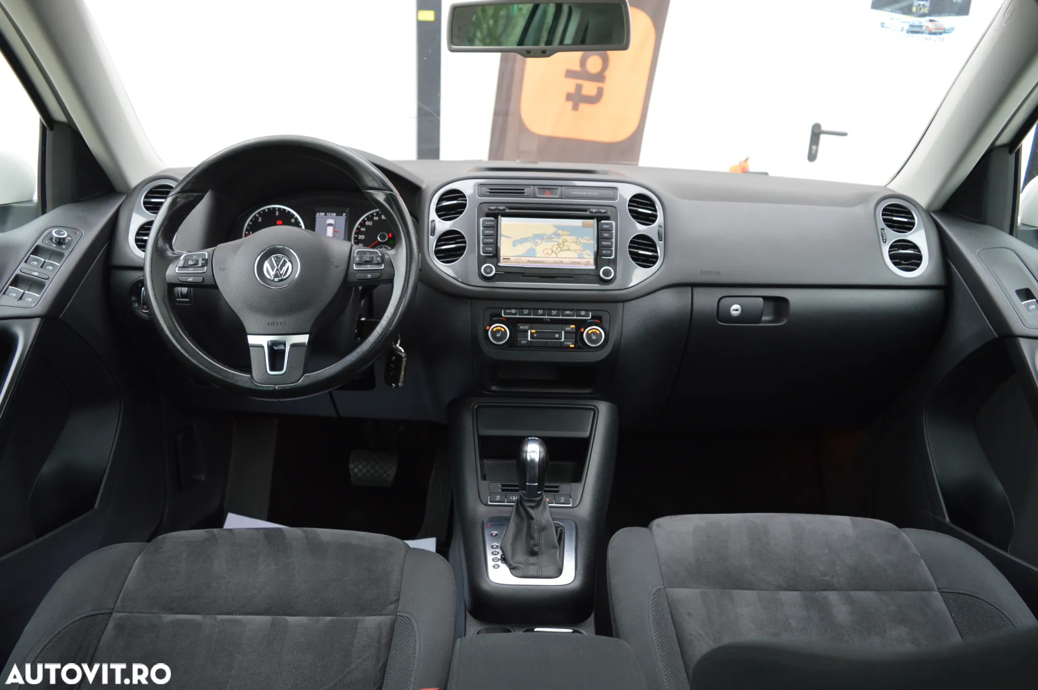 Volkswagen Tiguan - 8