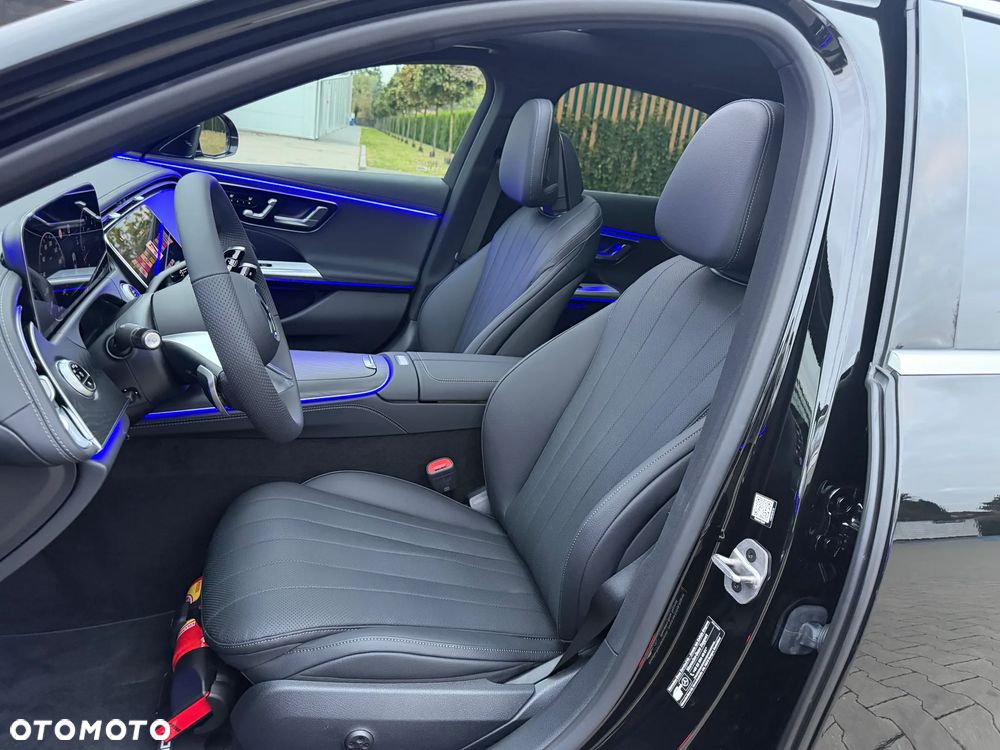 Mercedes-Benz Klasa E 220 d mHEV 4-Matic AMG 9G-Tronic - 24