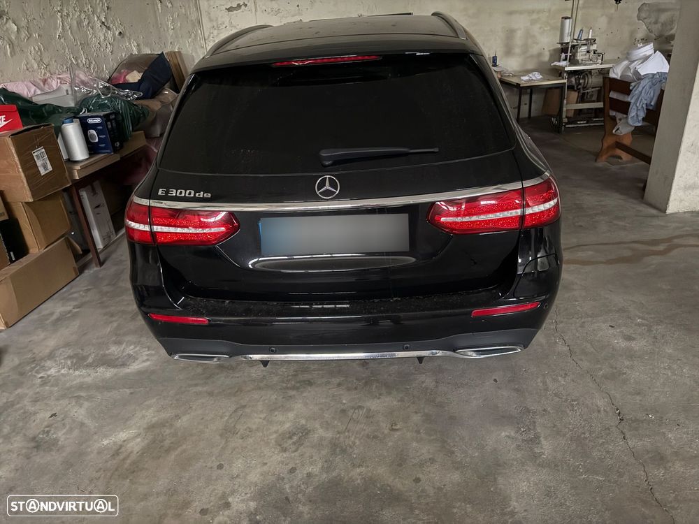 Mercedes-Benz E 300 de T 9G-TRONIC AMG Line - 2