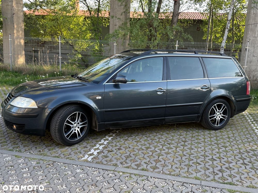 Volkswagen Passat 1.9 TDI Exclusive - 3
