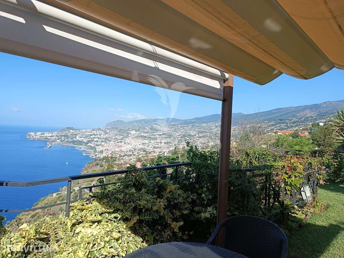 Moradia com vista deslumbrante para a cidade do Funchal - Grande imagem: 4/37