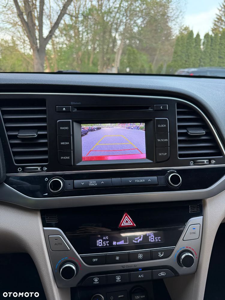 Hyundai Elantra 1.6 Classic Plus - 8