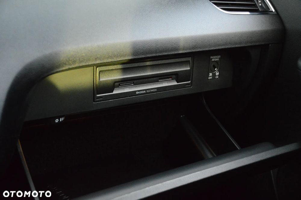 Skoda Octavia 2.0 TDI RS - 34