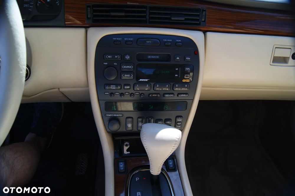 Cadillac Seville - 12