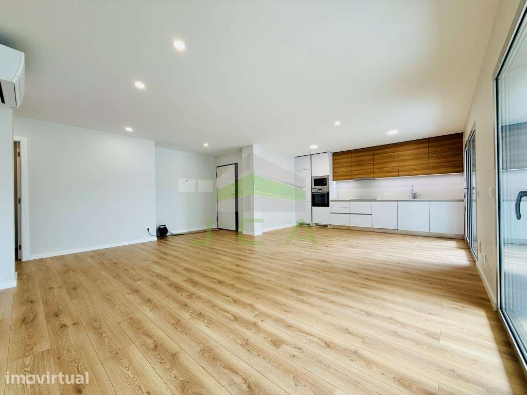 Apartamento T1 novo equipado e com garagem - Grande imagem: 2/11