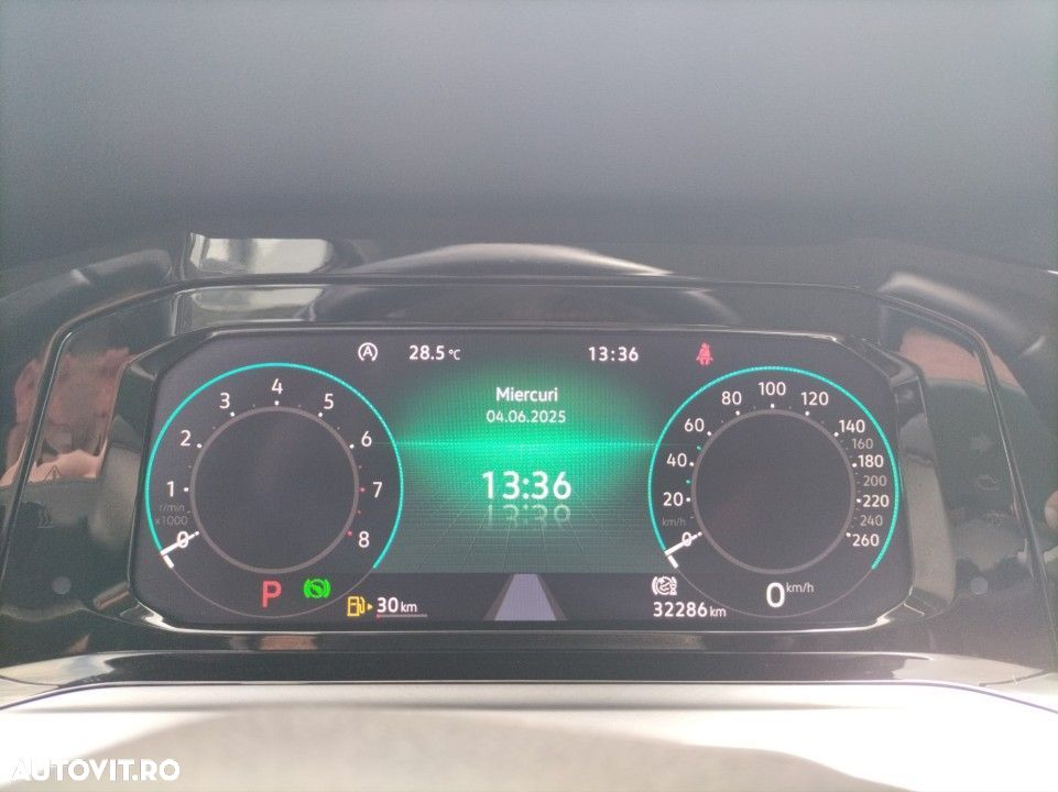 Volkswagen Golf 1.5 eTSI DSG MHEV Life - 12