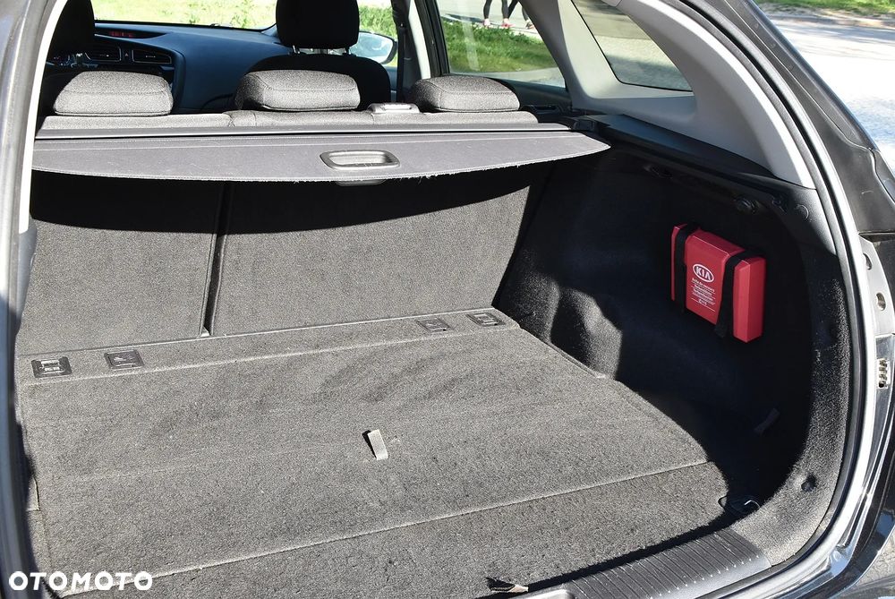 Kia Ceed - 12