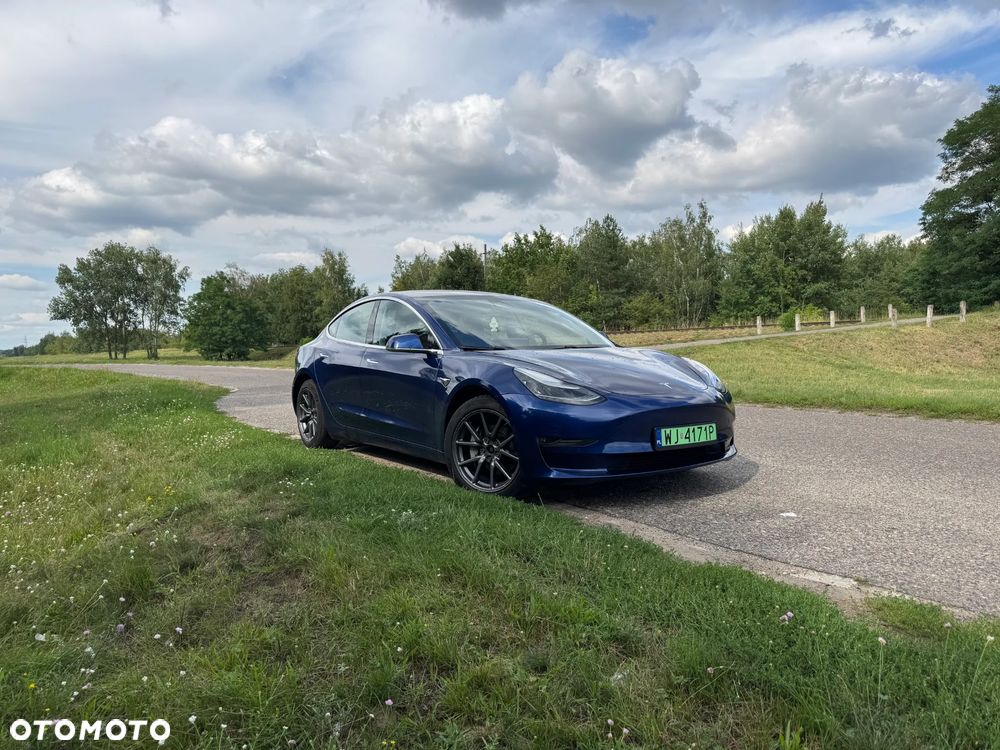 Tesla Model 3 - 4