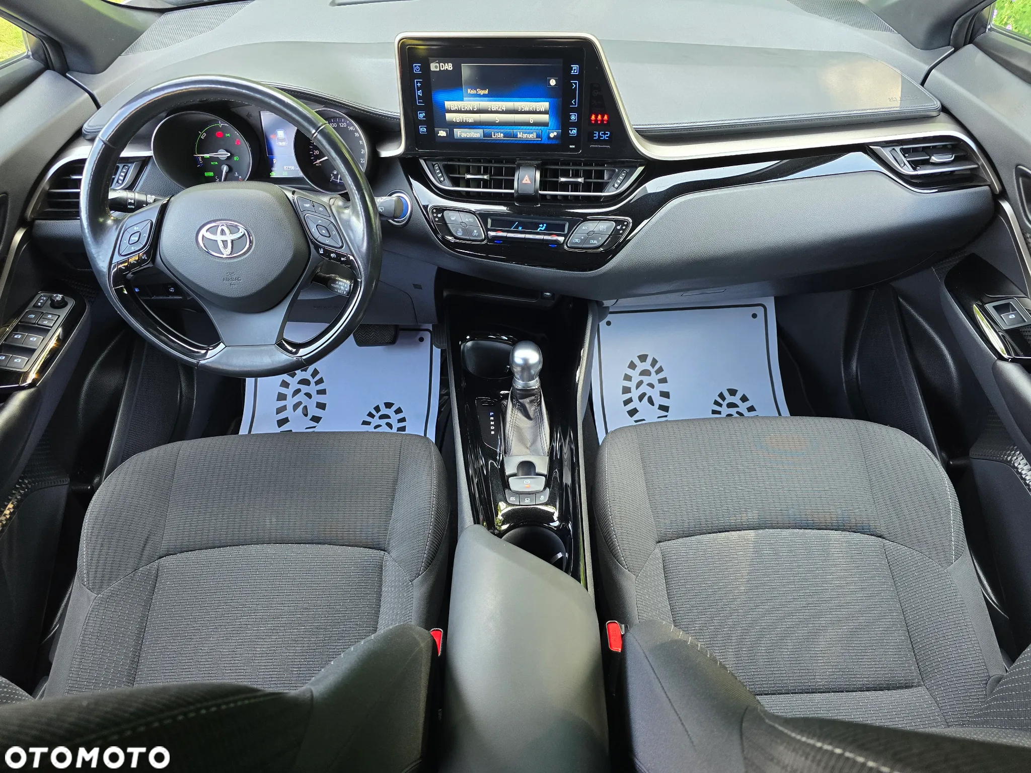 Toyota C-HR 1.8 Hybrid Team Deutschland - 25