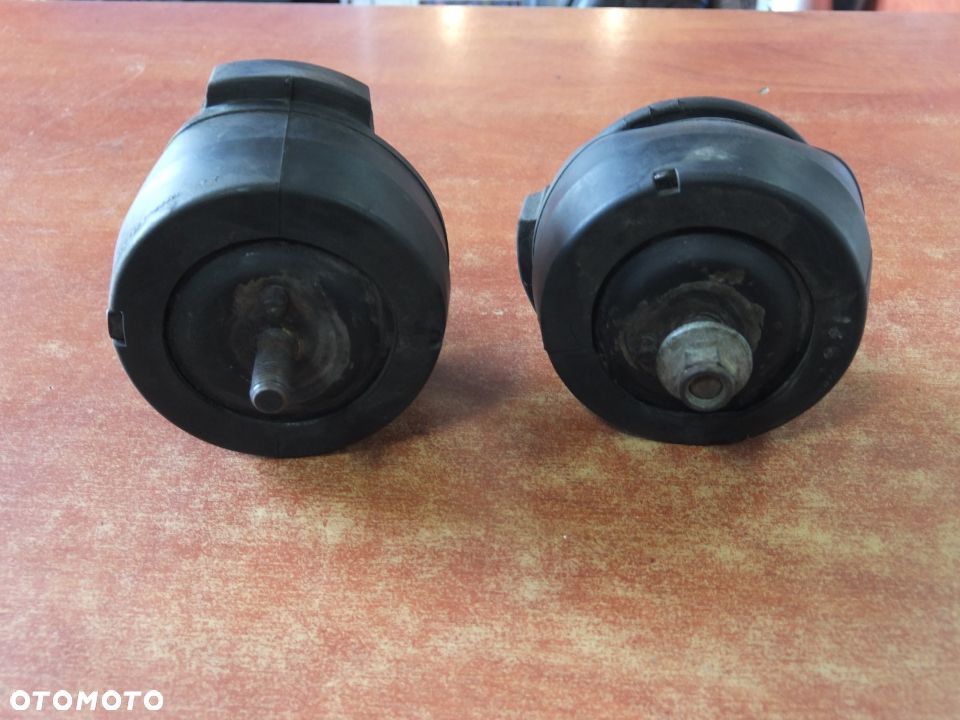 Honda LEGEND 3.5 v6 1992-1995 PODUSZKA SILNIKA - 1