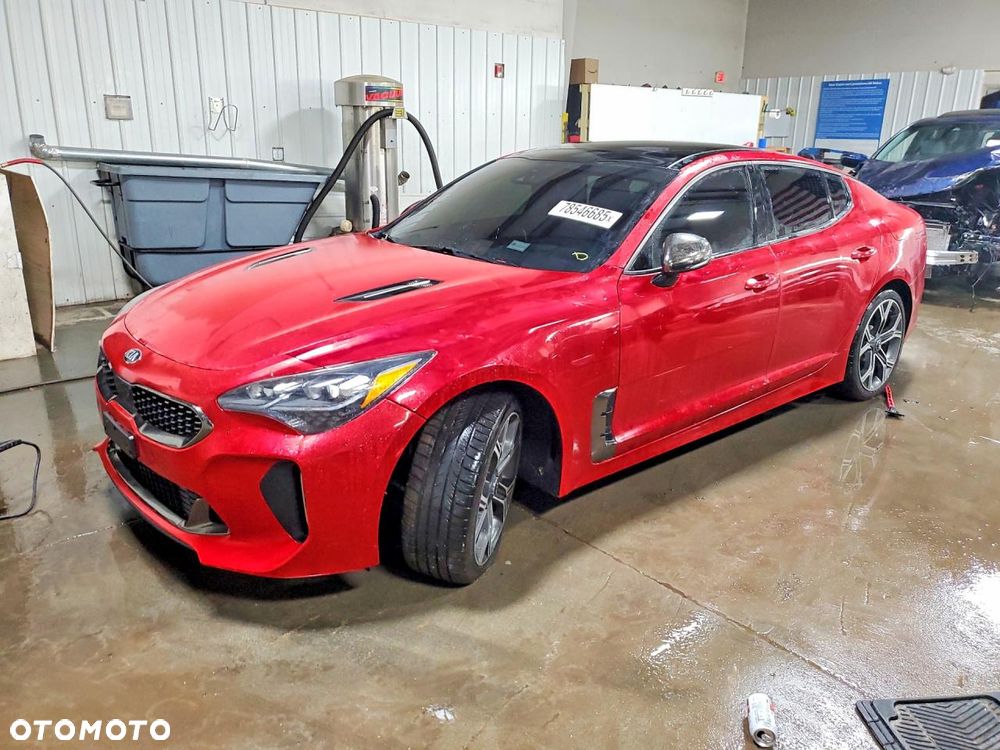 Kia Stinger - 1