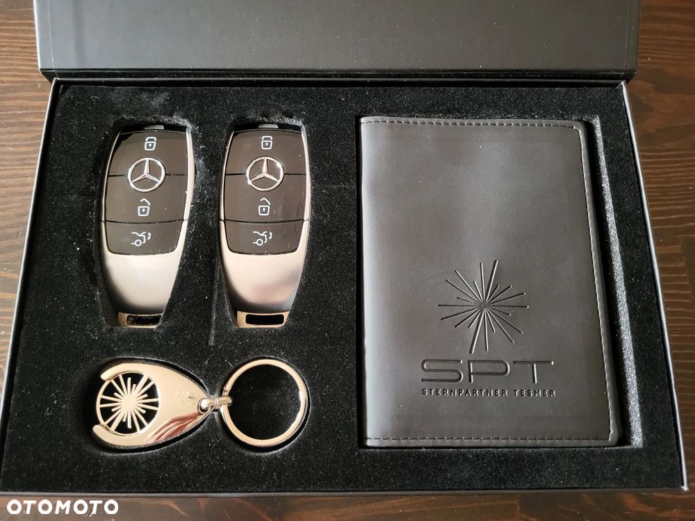 Mercedes-Benz Klasa E 200 Exclusive - 35
