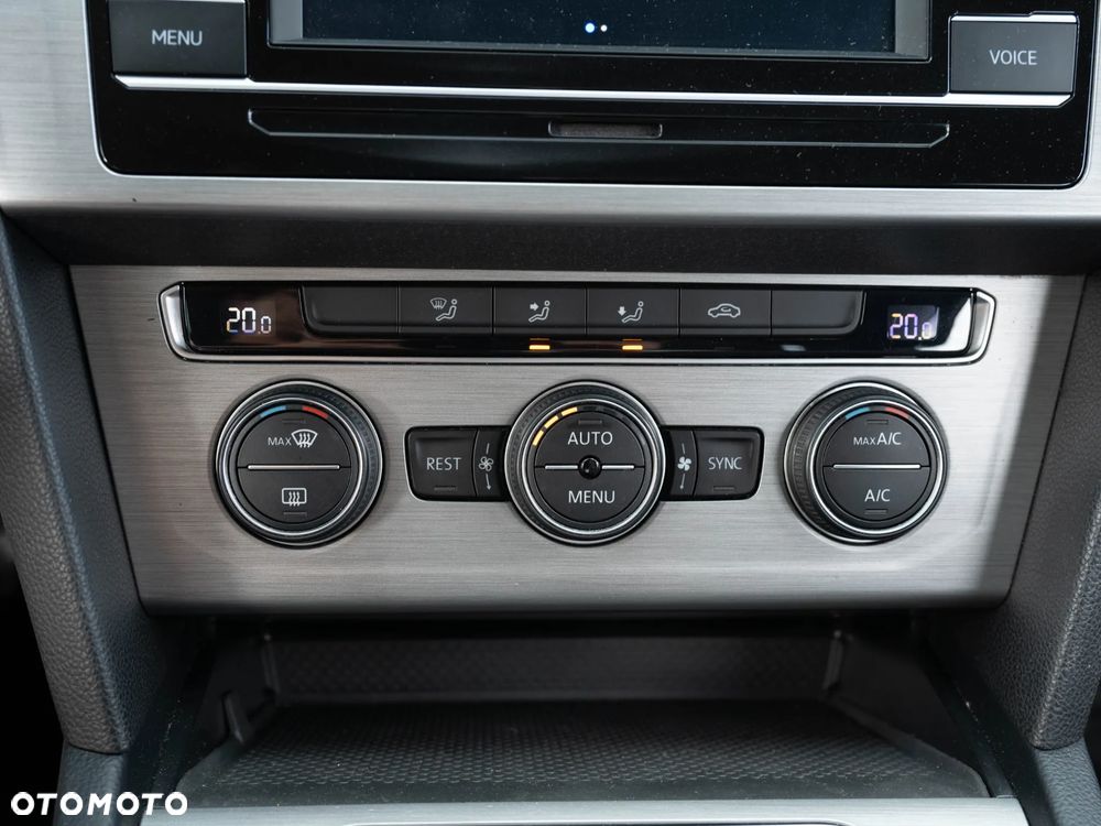 Volkswagen Passat 1.5 TSI EVO Business DSG - 32