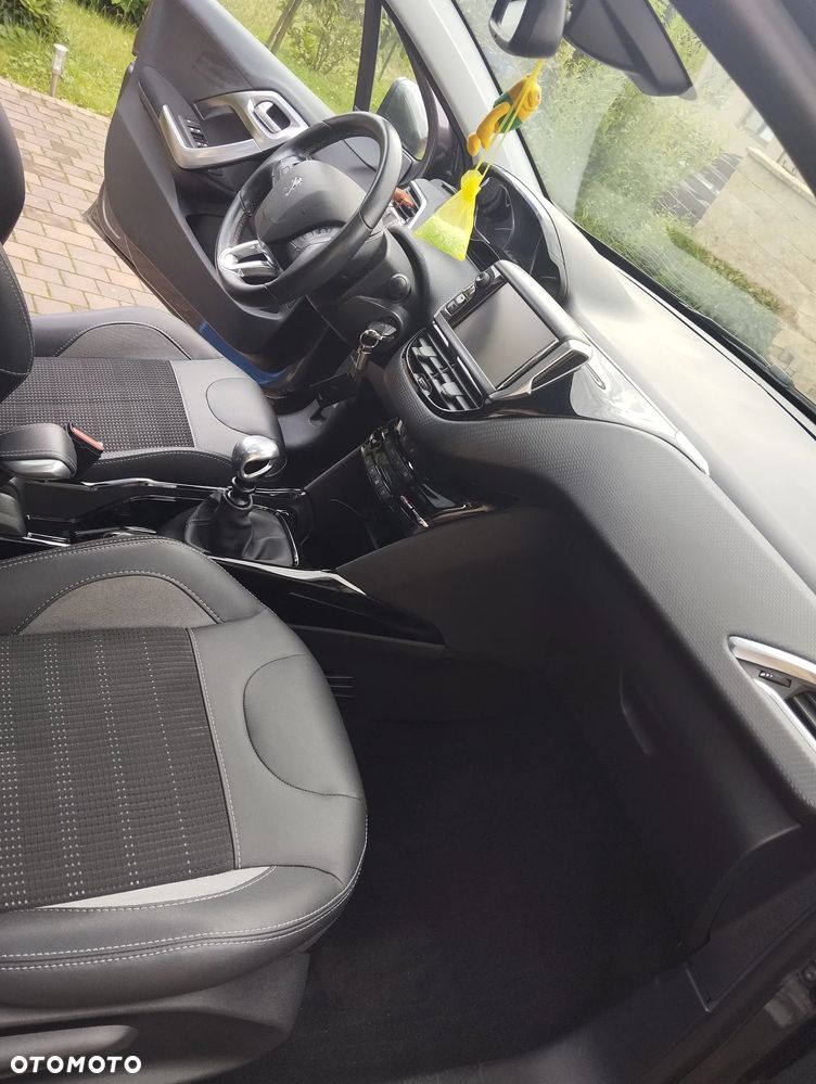 Peugeot 2008 1.2 Pure Tech GPF Allure S&S - 10