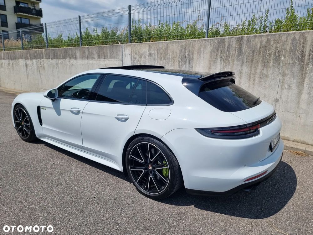 Porsche Panamera 4 e-Hybrid Sport Turismo - 15