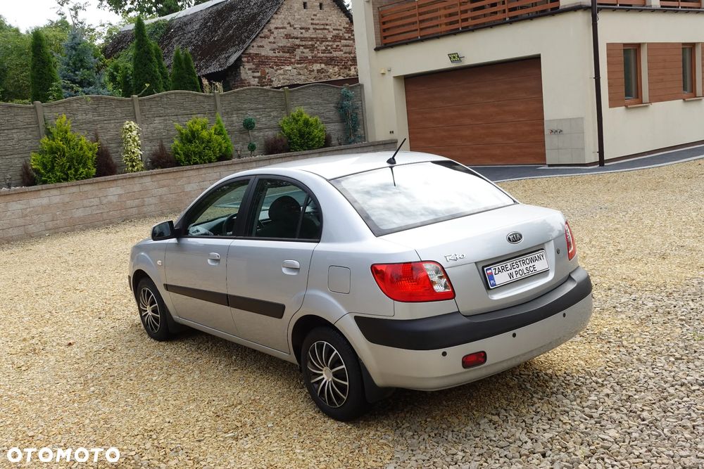 Kia Rio - 10