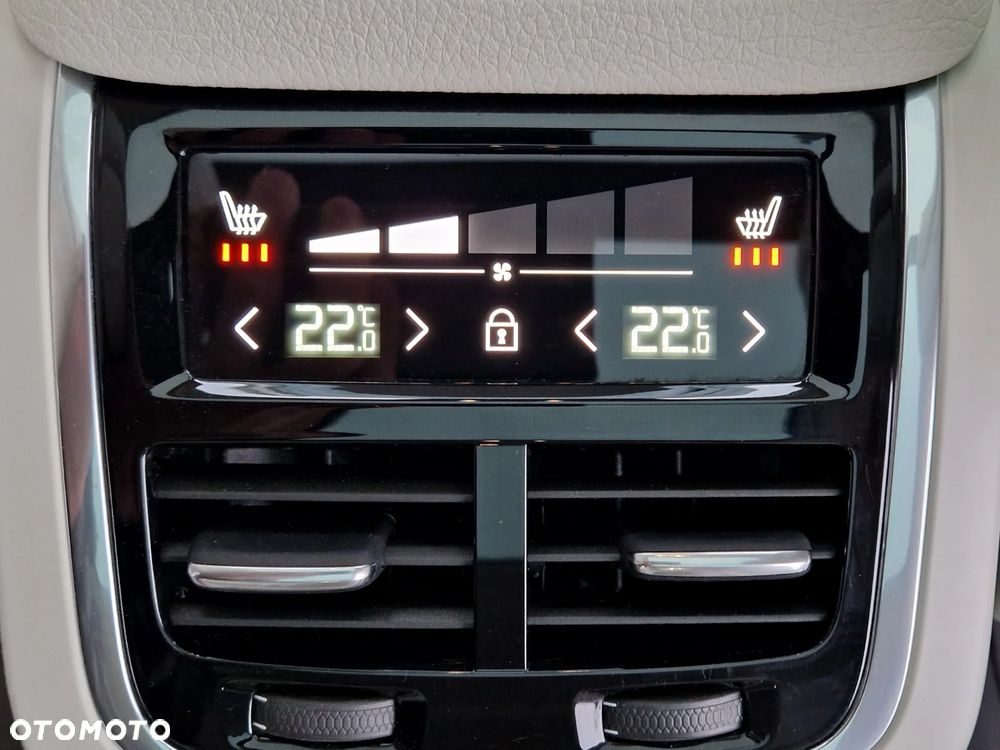 Volvo XC 90 T6 AWD Geartronic Momentum Pro - 29