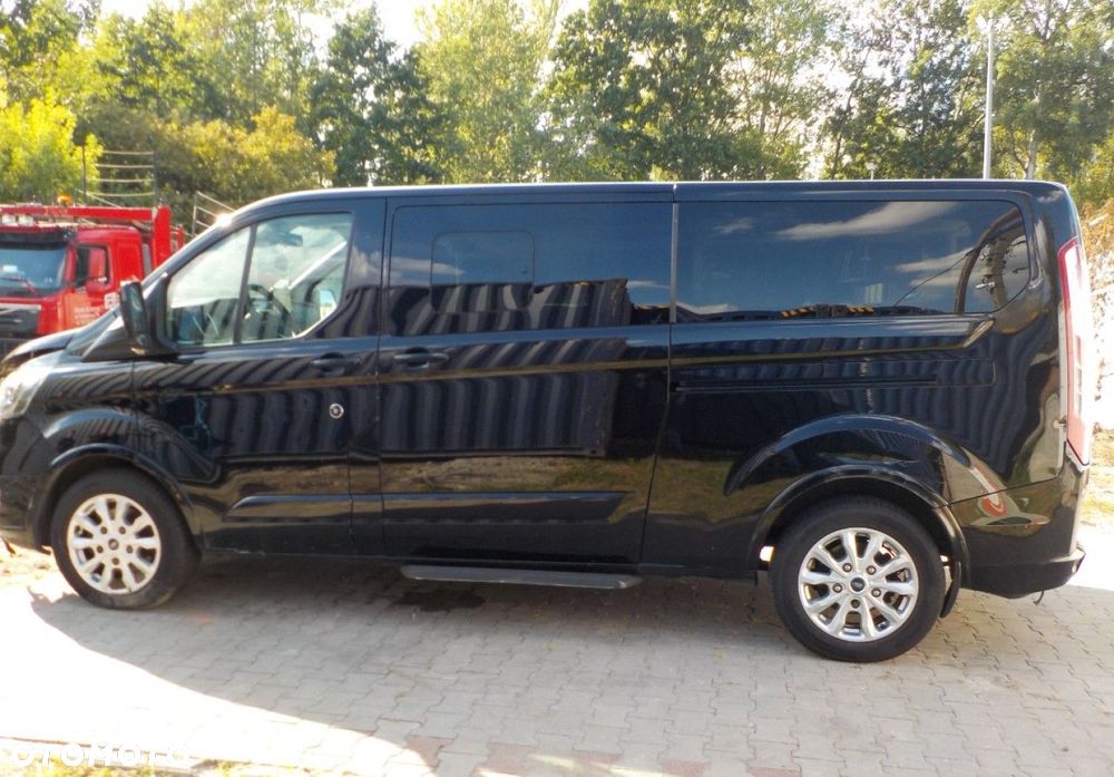 Ford Tourneo Custom - 13