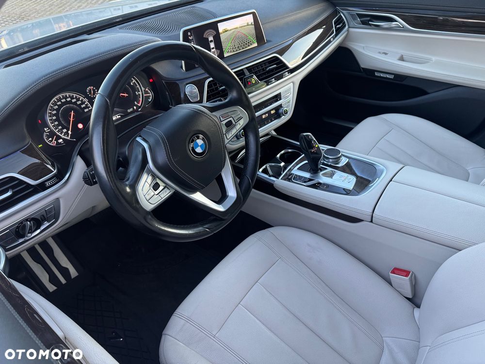 BMW Seria 7 730d xDrive - 26