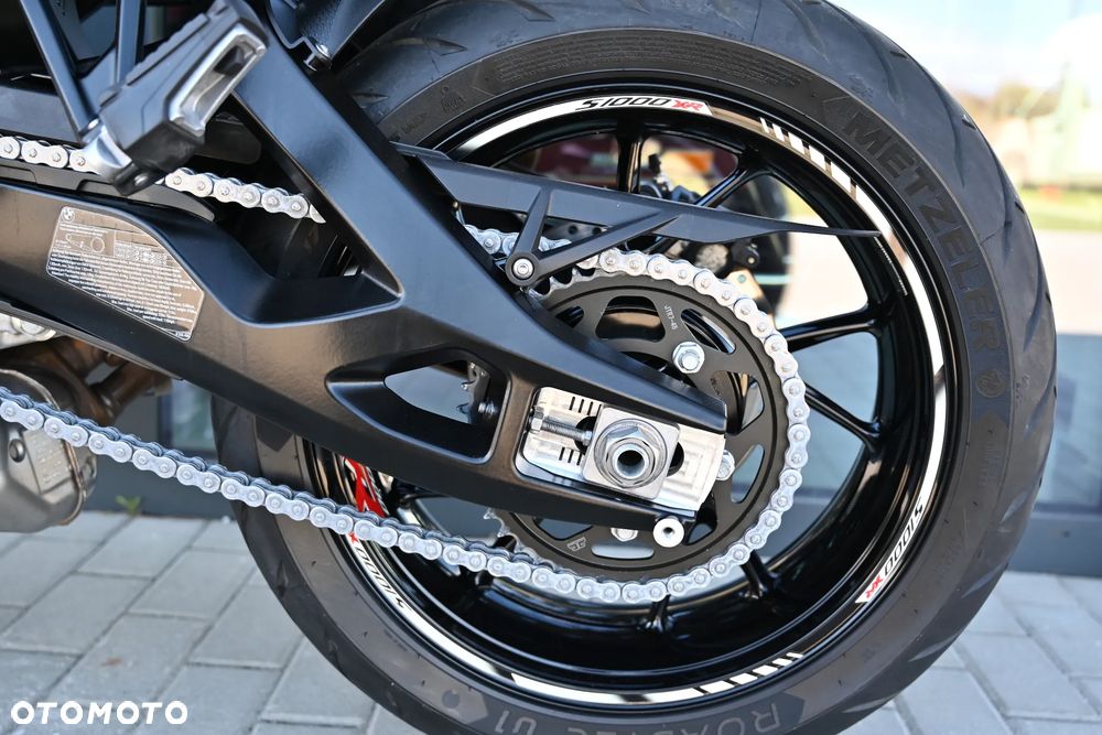 BMW XR - 17