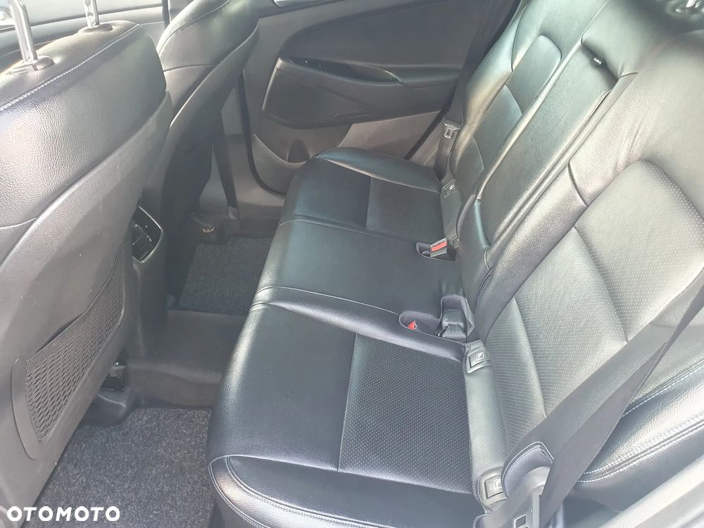 Hyundai Tucson 1.6 GDI BlueDrive GO 2WD - 23