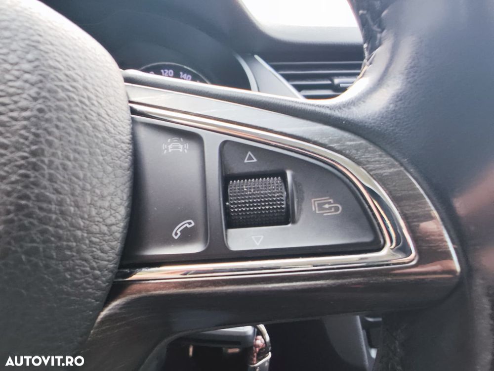 Skoda Octavia 2.0 TDI 4X4 DSG Scout - 25