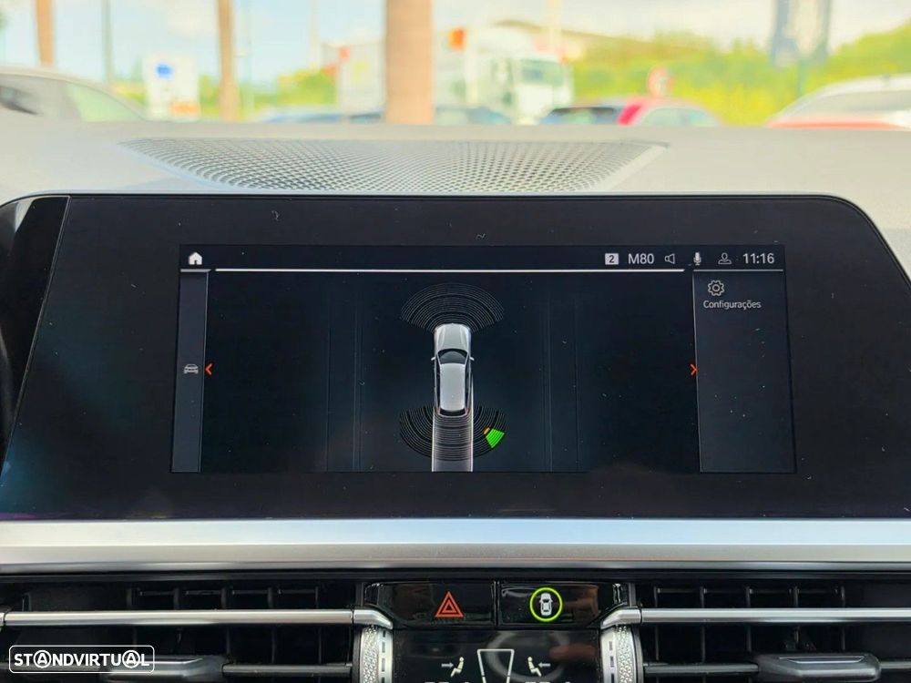 BMW 330 e Pack M Auto - 31