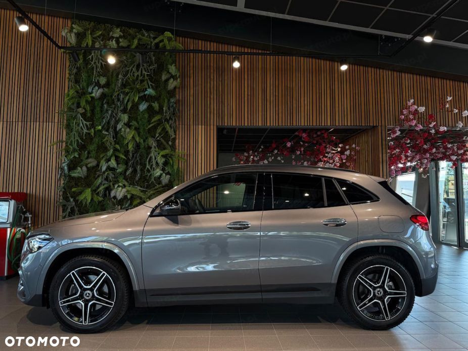 Mercedes-Benz GLA - 5