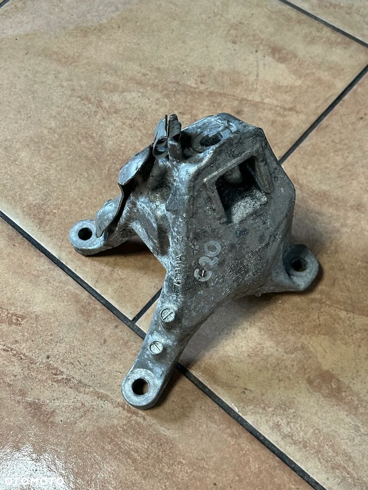 BMW G20 G21 G22 G23 G26 G29 ŁAPA WSPORNIK SILNIKA PRAWY 6876206 - 1