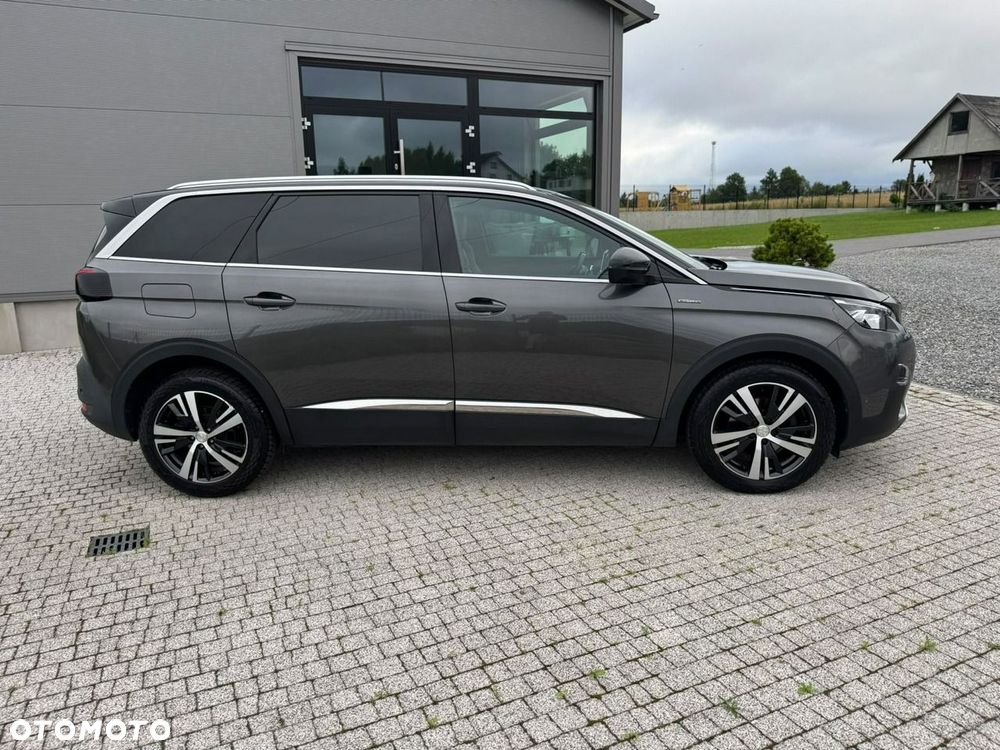 Peugeot 5008 - 5