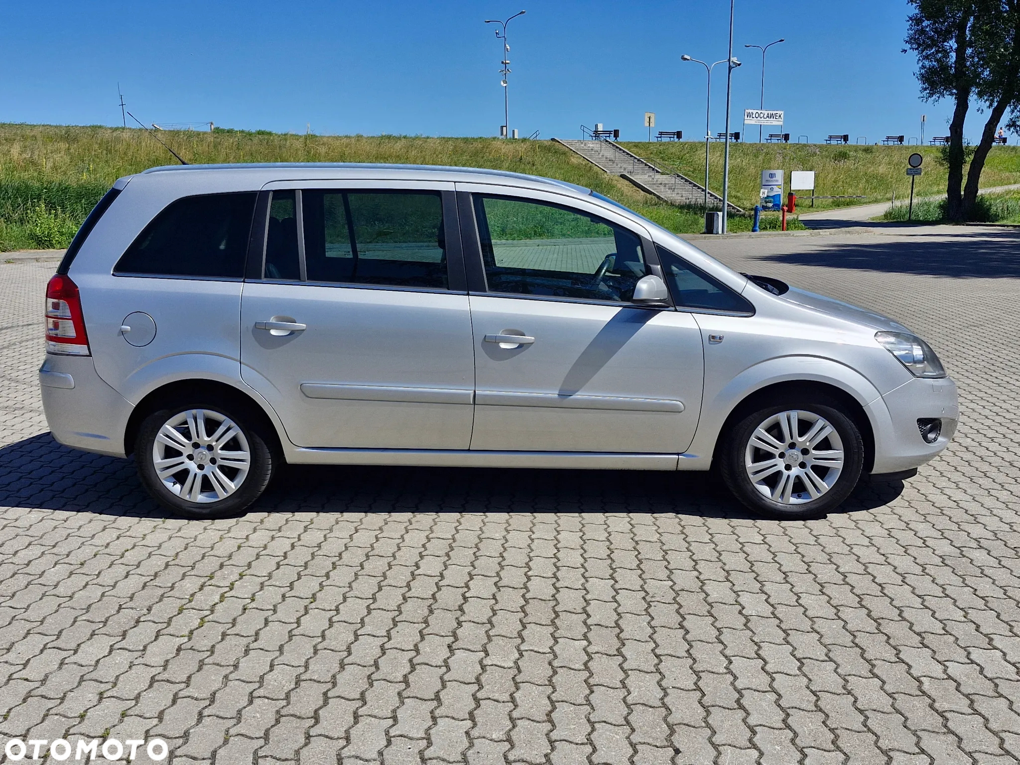 Opel Zafira 1.8 Cosmo EU5 - 7