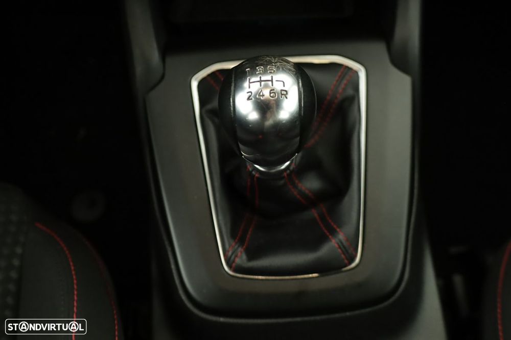 Ford Focus SW 1.0 EcoBoost MHEV ST-Line - 13