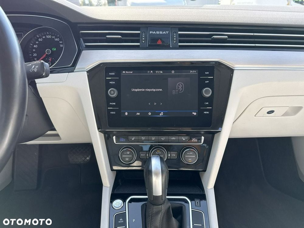 Volkswagen Passat 2.0 TSI Elegance DSG - 24