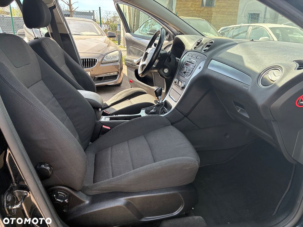 Ford Mondeo - 12