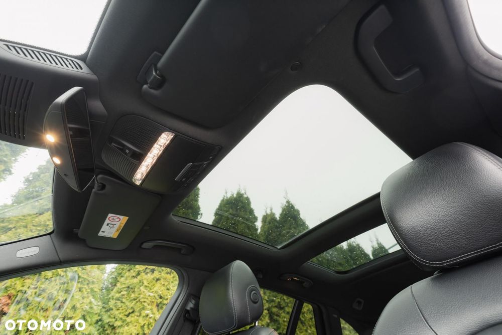 Mercedes-Benz Klasa C 400 4MATIC 9G-TRONIC - 16