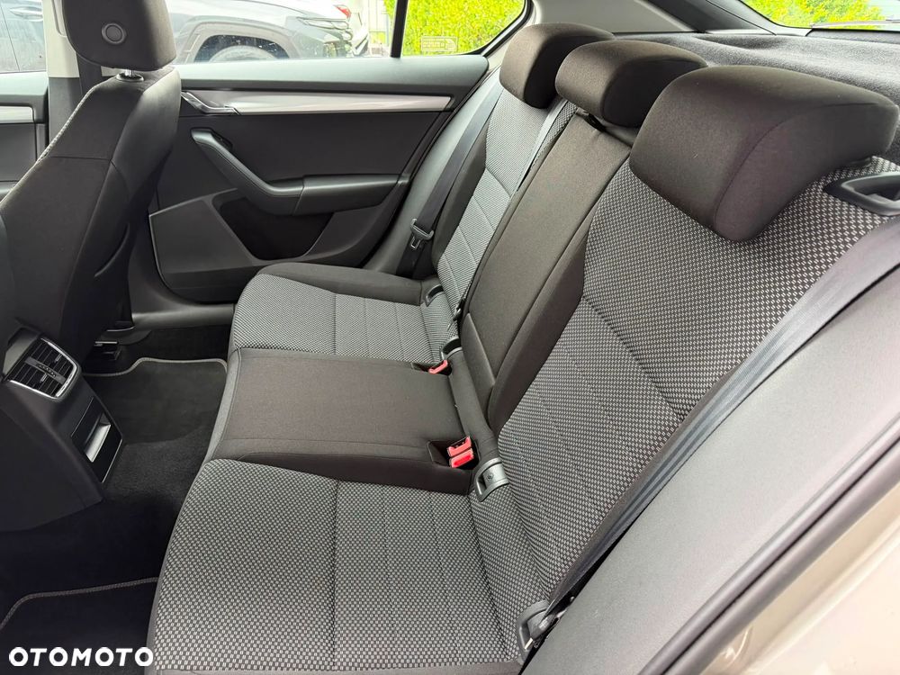 Skoda Octavia 1.4 TSI Ambition - 14