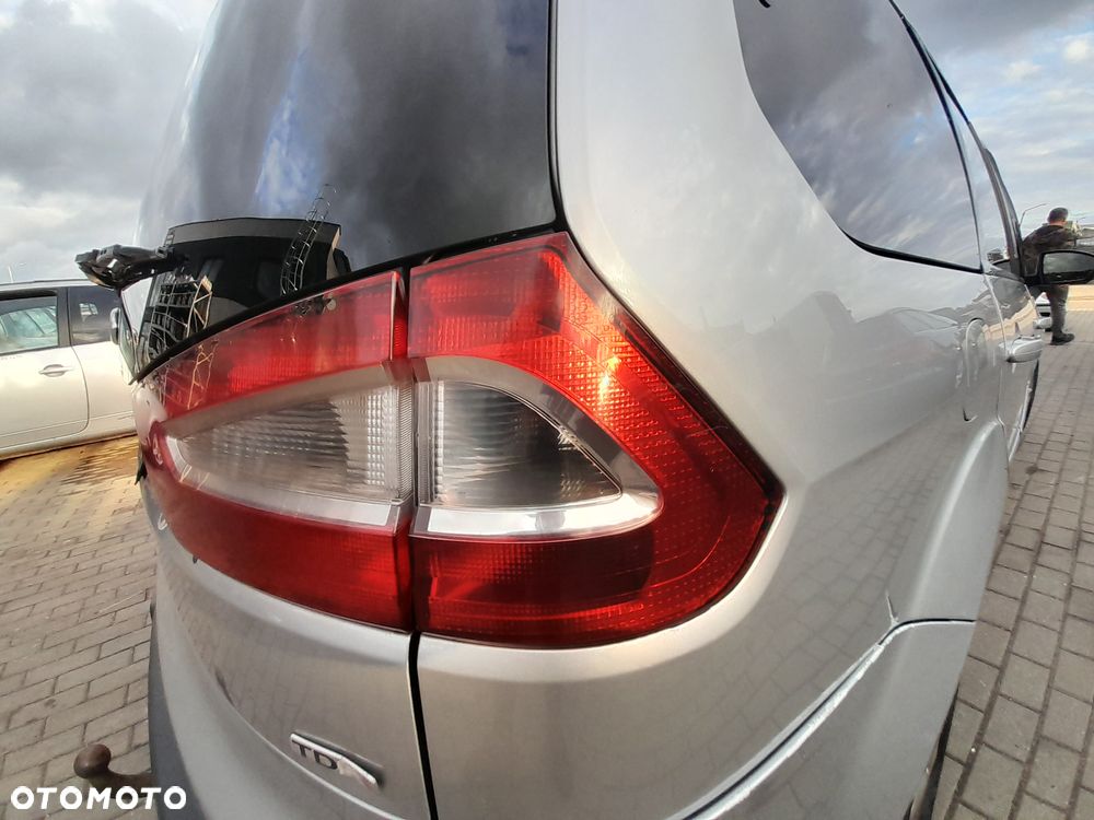 FORD GALAXY MK3 LAMPA PRAWA TYLNA PRAWY TYŁ W BŁOTNIK - 2