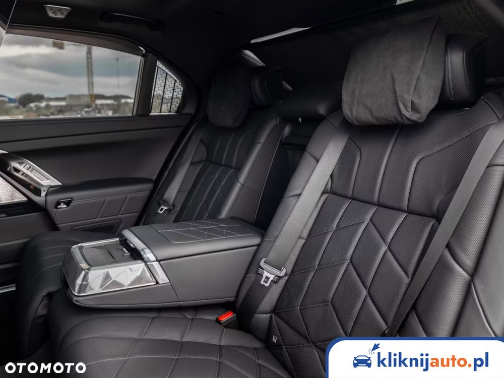BMW Seria 7 740d xDrive mHEV sport - 7
