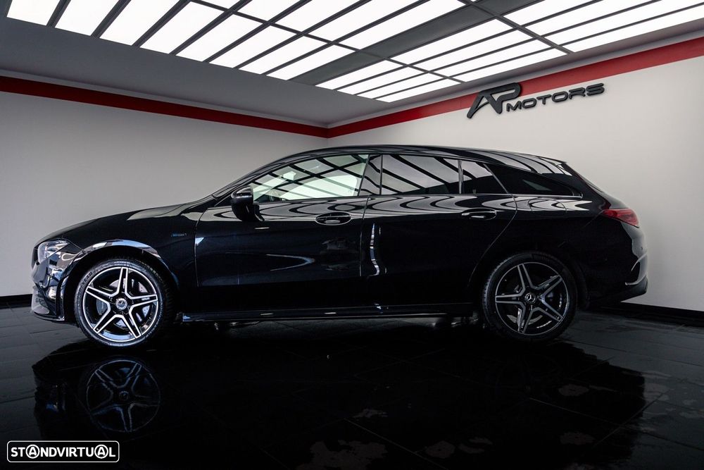 Mercedes-Benz CLA 250 e Shooting Brake AMG Line - 11