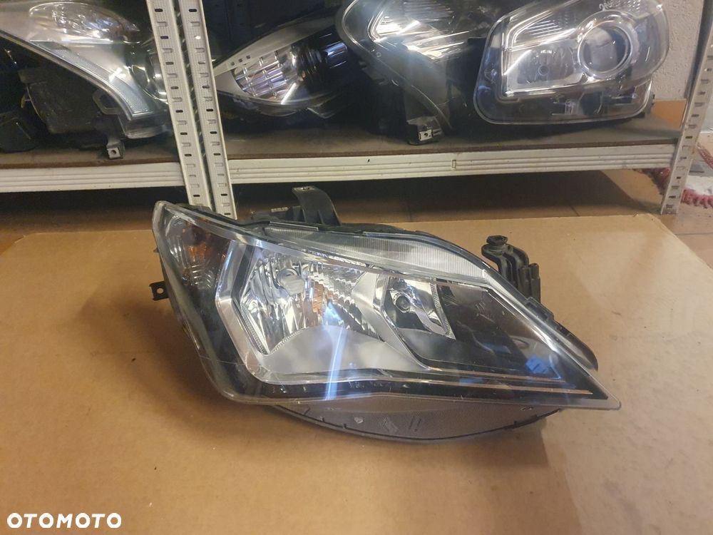 REFLEKTOR PRAWY SEAT IBIZA IV 4