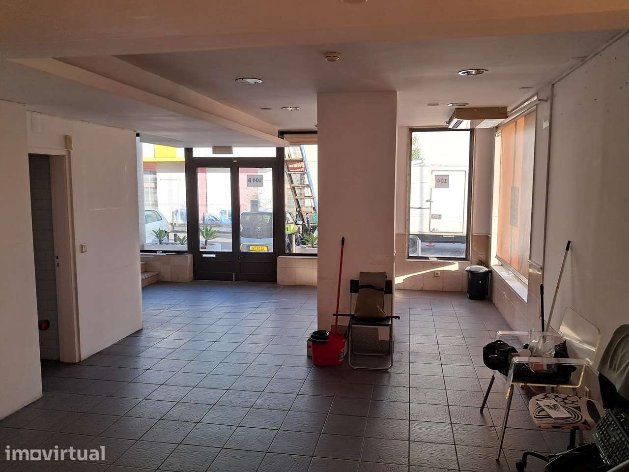 Oportunidade de arrendamento -Loja Comercial com excelente localização - Grande imagem: 3/9