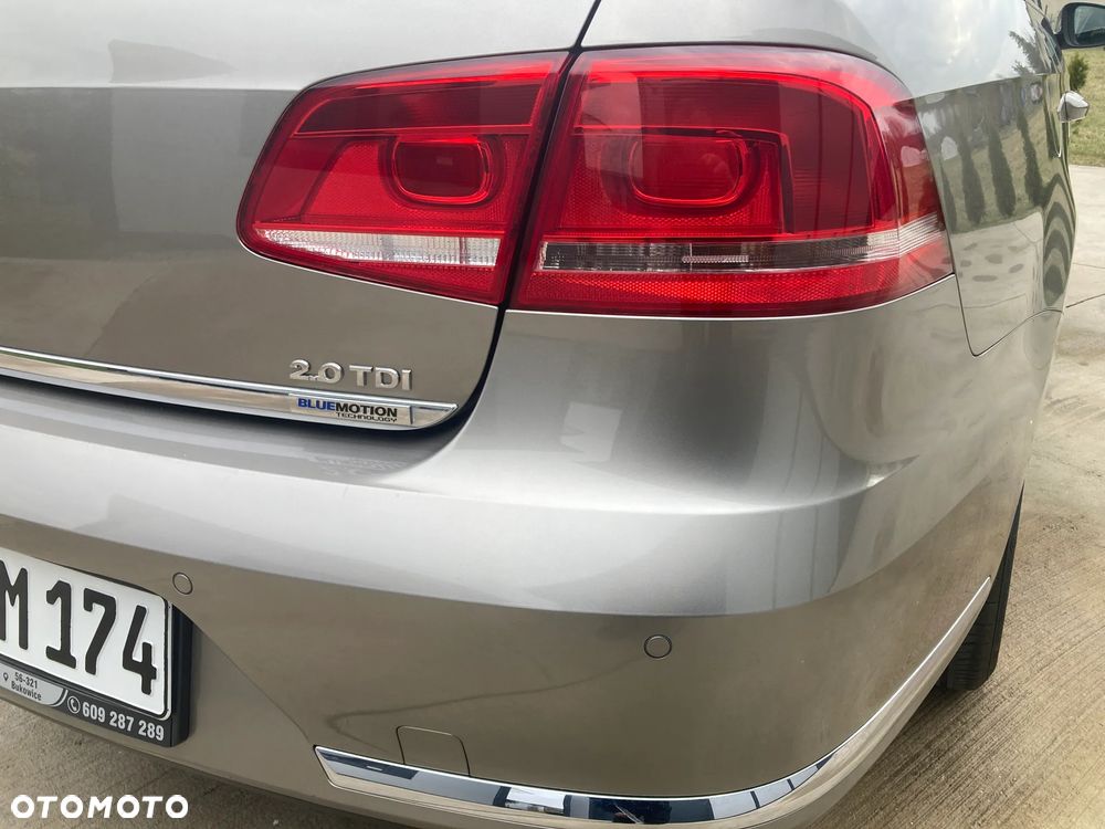 Volkswagen Passat 2.0 TDI DPF BlueMotion Technology Highline - 19