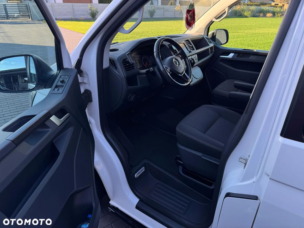 Volkswagen Multivan - 18