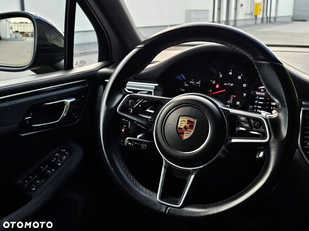 Porsche Macan GTS - 17
