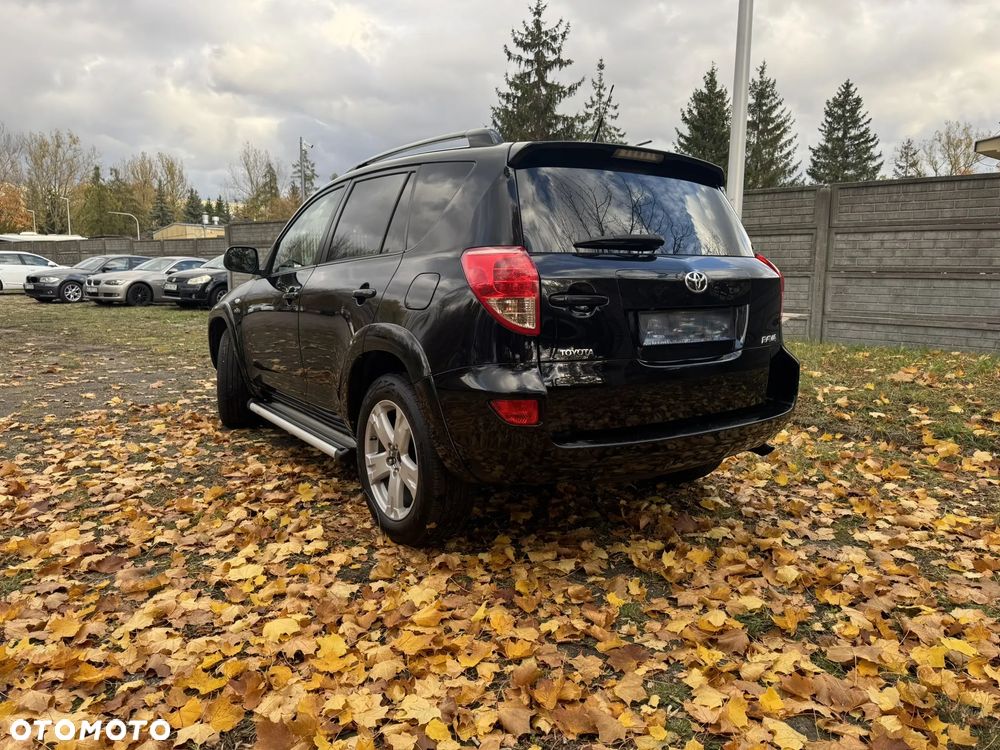 Toyota RAV4 - 6