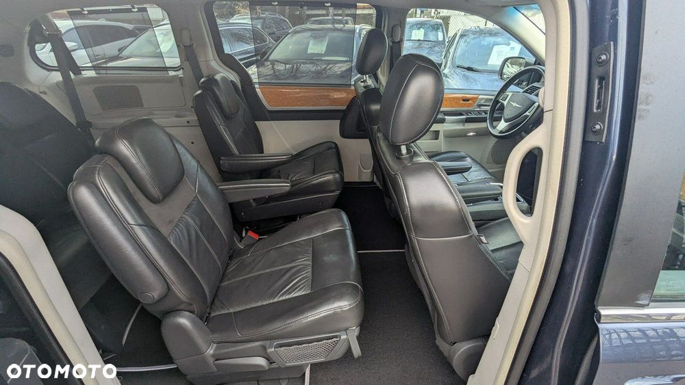 Chrysler Grand Voyager - 16