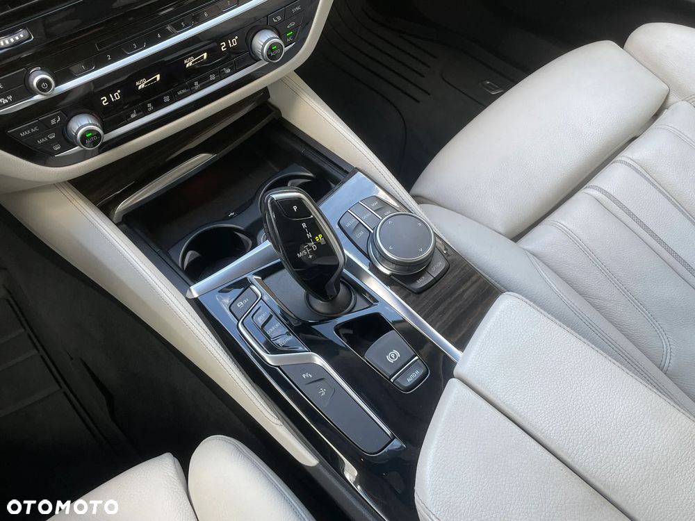 BMW 6GT 2019