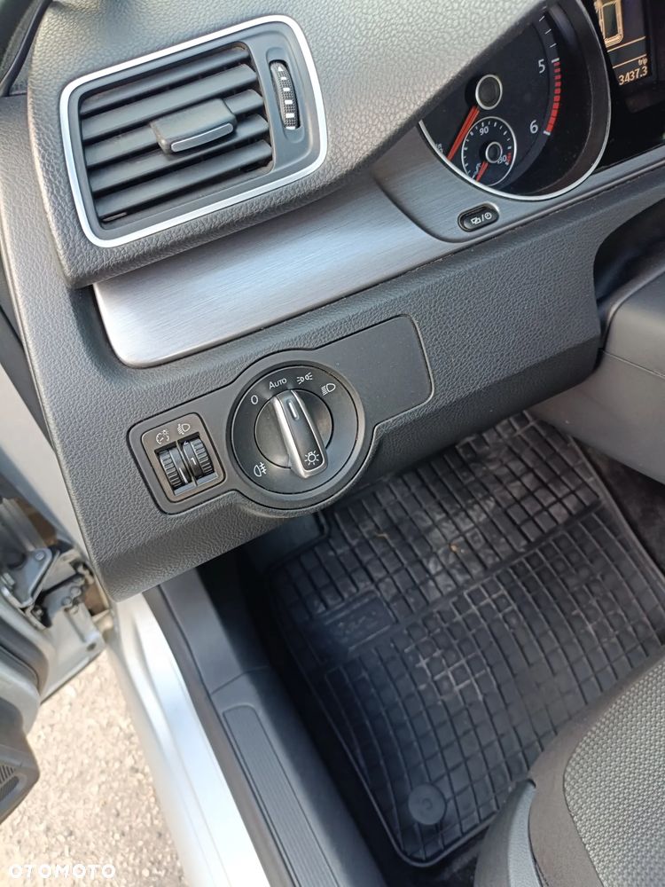 Volkswagen Passat 2.0 TDI DPF Comfortline - 11